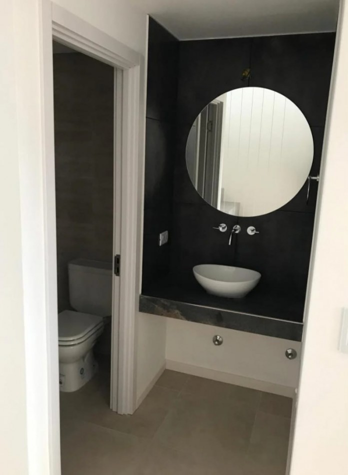 VENTA TRIPLEX 4 AMBIENTES A ESTRENAR. APTO CREDITO.