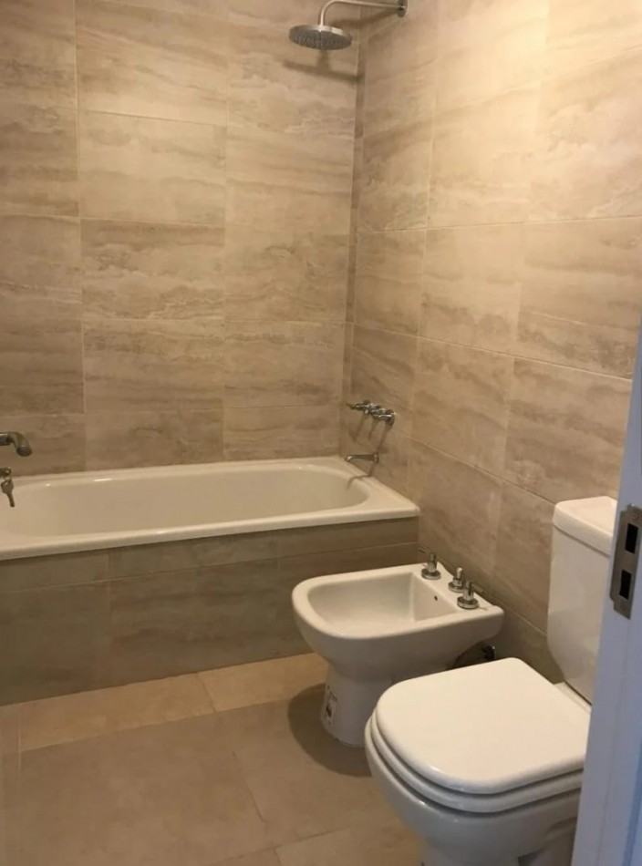 VENTA TRIPLEX 4 AMBIENTES A ESTRENAR. APTO CREDITO.