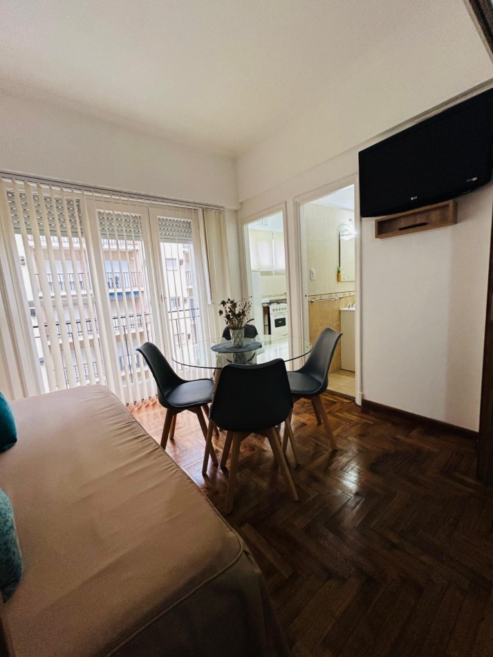 Departamento 1 ambiente al frente con balcon.