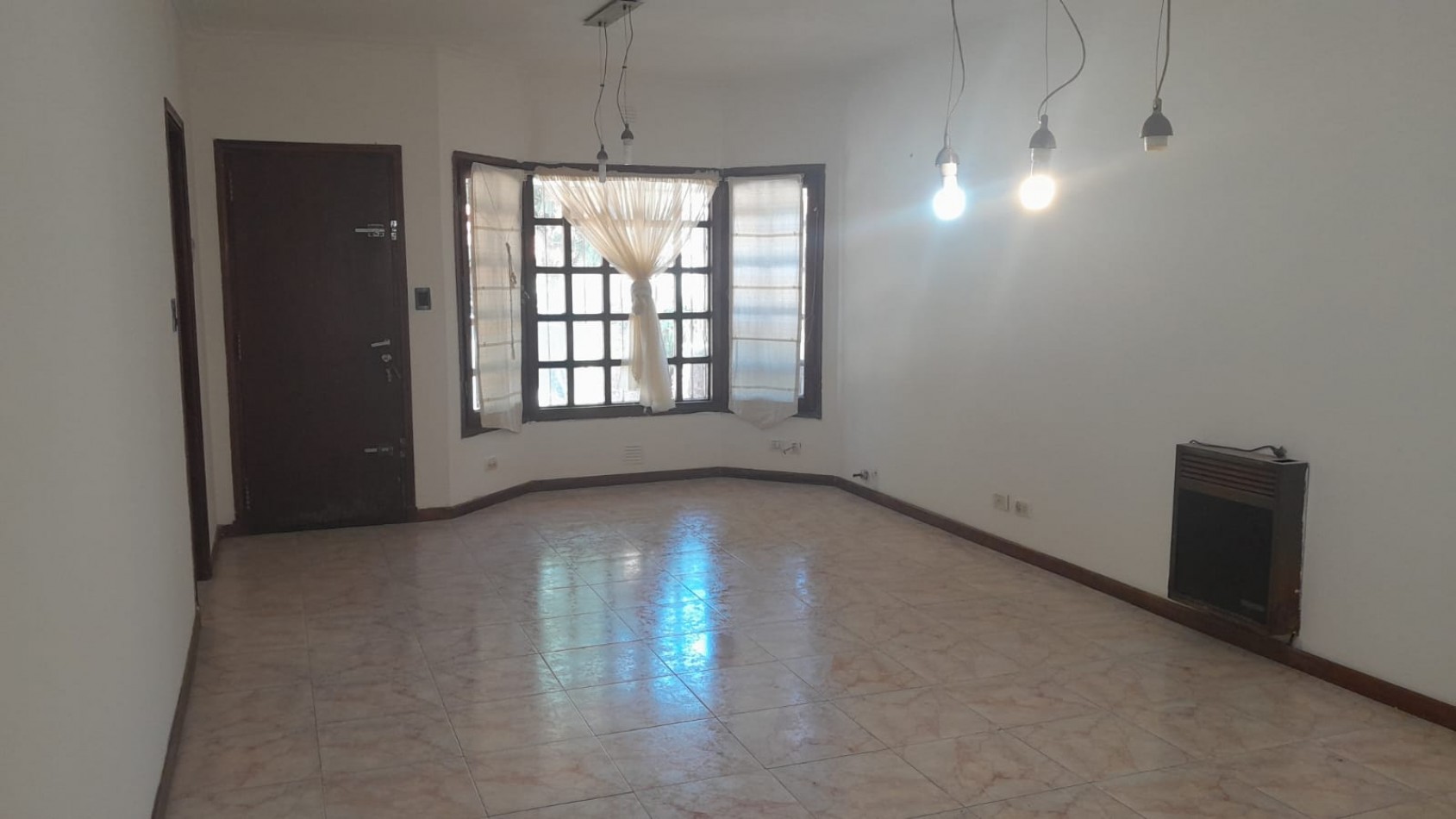  Chalet de 4 ambientes en el codiciado barrio Constitucion.