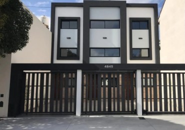 VENTA TRIPLEX 4 AMBIENTES A ESTRENAR. APTO CREDITO.